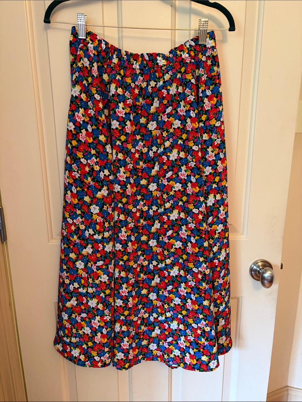 Liz Claiborne Bright Floral Midi Skirt in Red, Blue, Yellow, Pink & White.